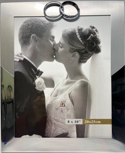 Fényképkeret fém  20*25 esküvői ezüst felül gyűrű